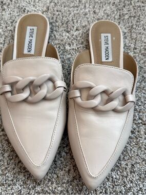 Steve Madden Cream Pointed Chain-Detail Mules